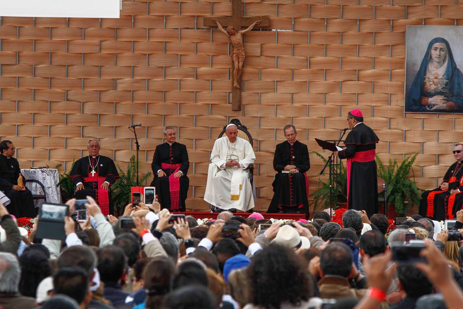 Papa condena uso da religião pela extrema direita e reforça caráter acolhedor do cristianismo