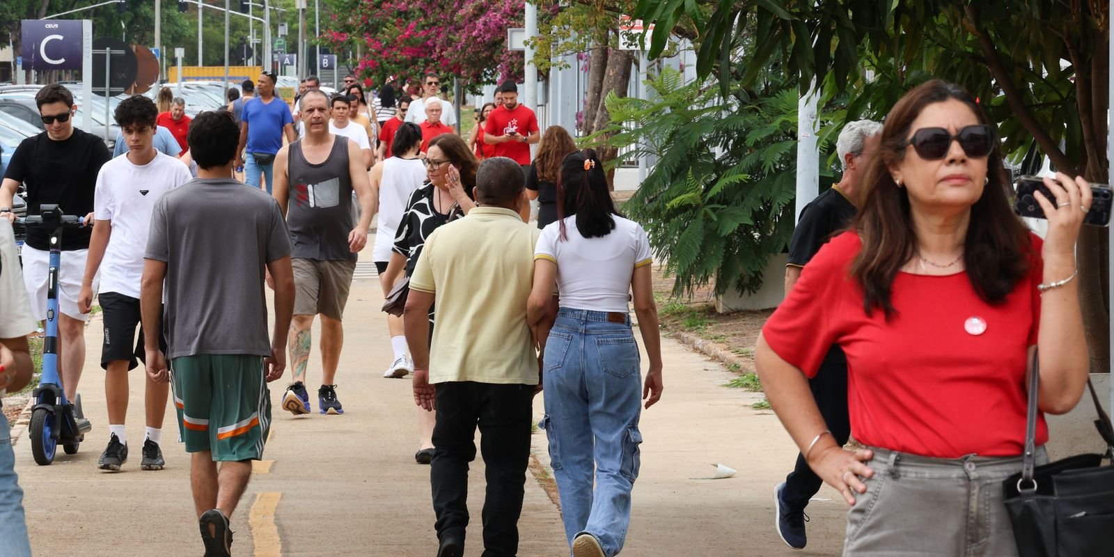 Violência política contra mulheres