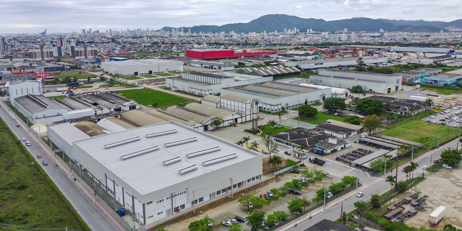 Fábrica industrial em operação