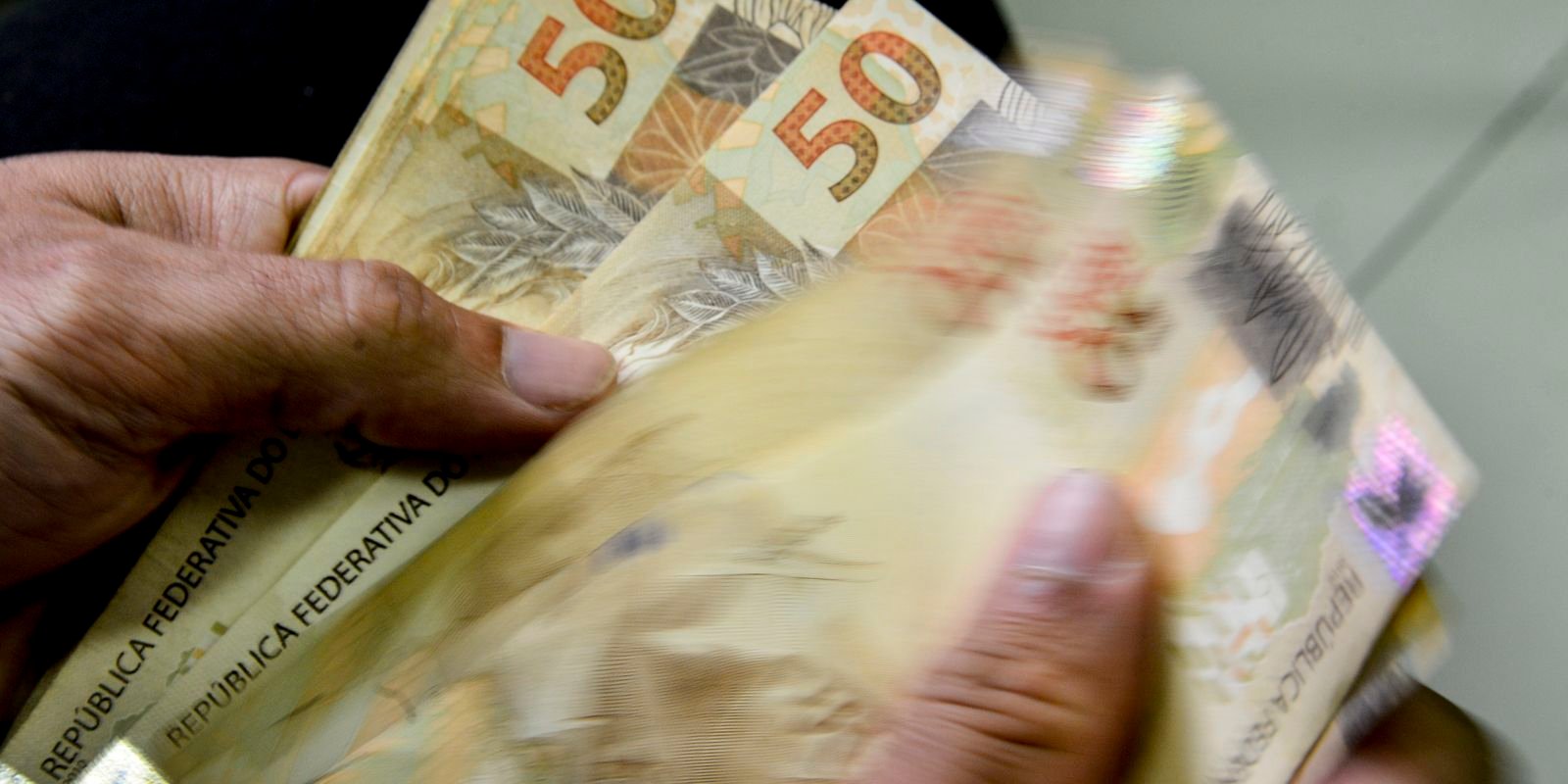 Cédulas e moedas de real