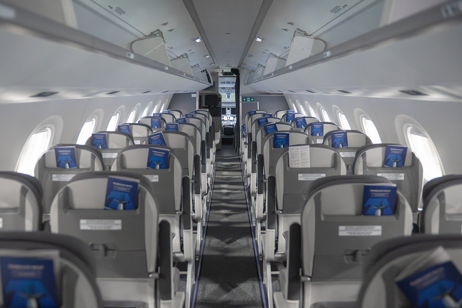 Interior do Embraer E195-E2